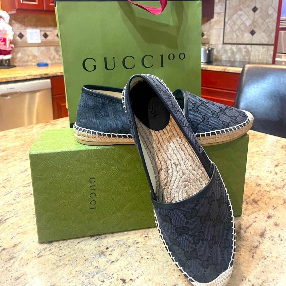 GUCCI!!NEVER WORN!!!gucci shoes